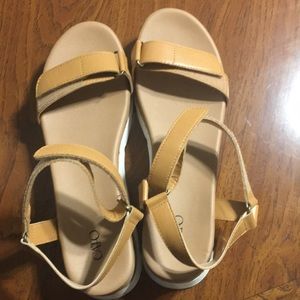 Womens sandals size 10